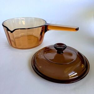 Corningware Corning Vision sculpted 1L sauce pot with lid and pour spout